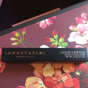 BrandNew ABH liquid lipstick color: Bohemian